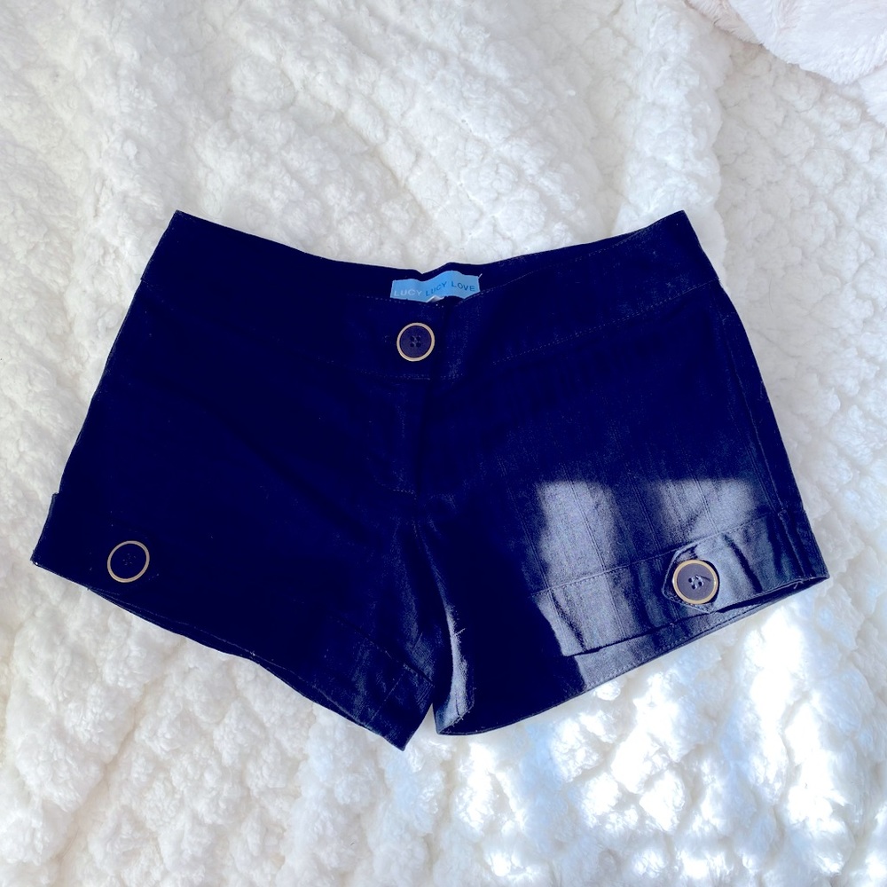 Lucy Love black shorts🖤